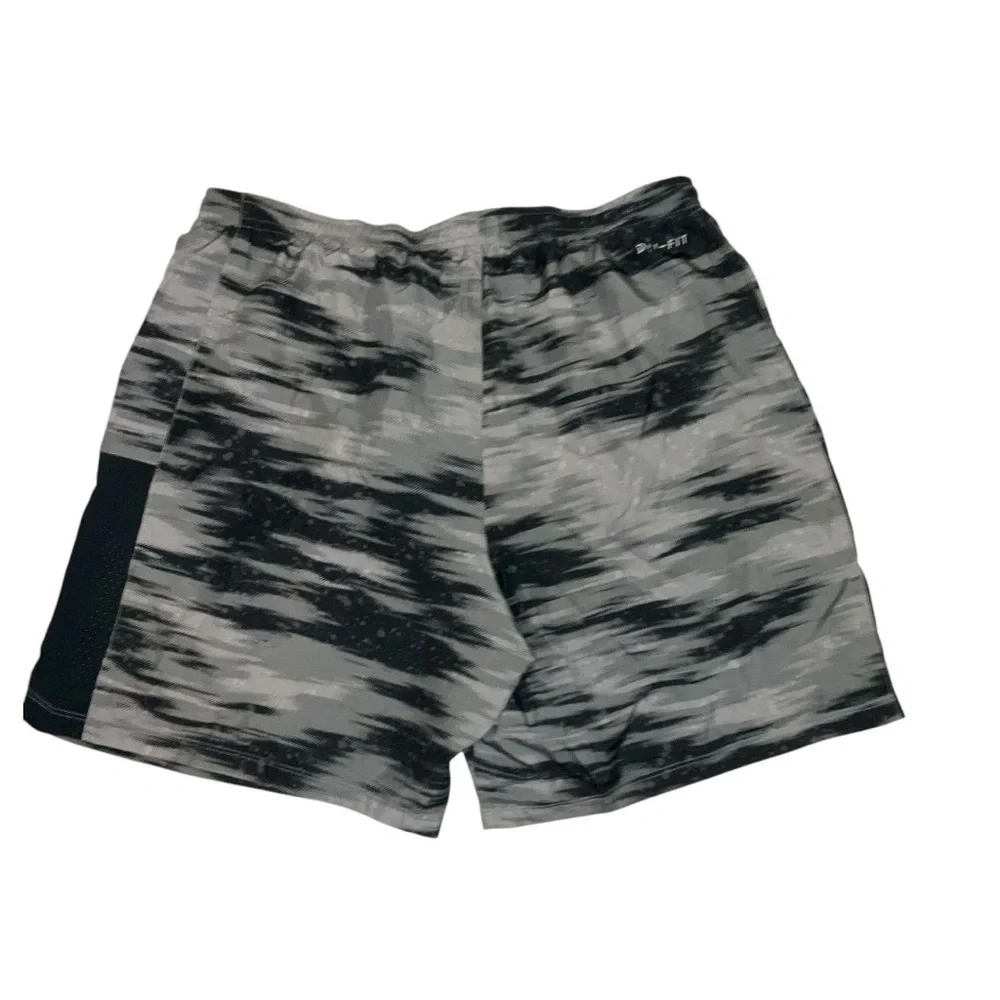 🌀 Nike Dri-Fit Men’s Gray Camo Athletic‎ Shorts | Size L